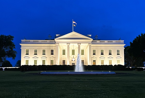 US White House at Night